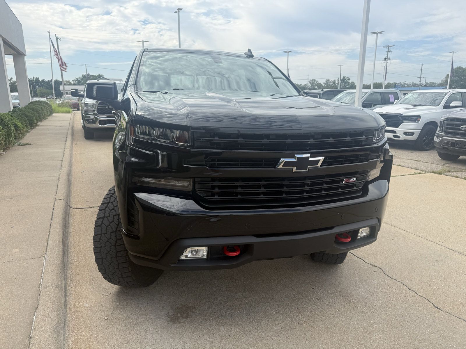 Used 2022 Chevrolet Silverado 1500 LT Trail Boss w/ Convenience Package II AWD/4WD image 10