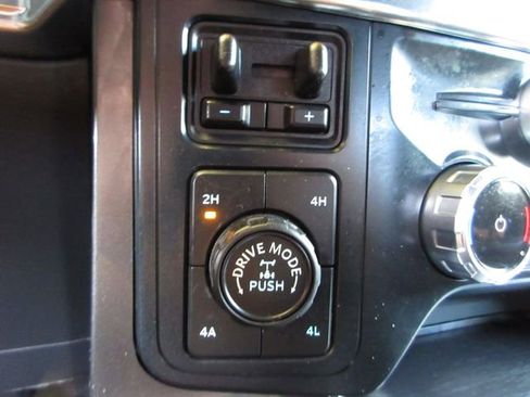 Certified 2022 Ford F150 Lariat w/ Equipment Group 502A High image 20