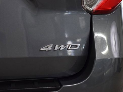 Used 2022 Ford Explorer XLT image 19