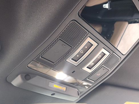 New 2026 Land Rover Defender 110 X-Dynamic SE image 23