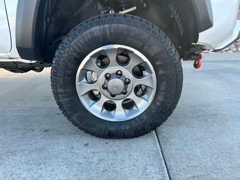 Used 2021 Toyota Tacoma TRD Off-Road w/ Technology Package image 33