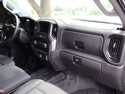 Used 2022 Chevrolet Silverado 1500 Custom AWD/4WD image 17