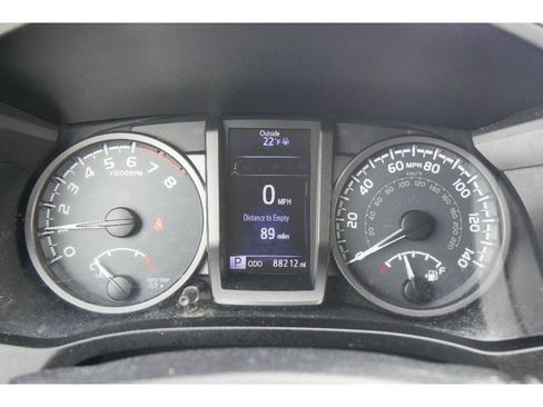 Used 2019 Toyota Tacoma TRD Off-Road w/ Technology Package image 21