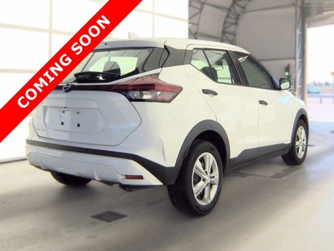 Used 2023 Nissan Kicks S FWD image 4