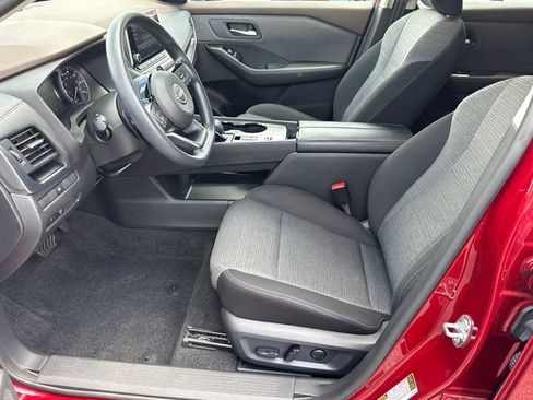 Used 2023 Nissan Rogue SV FWD image 9