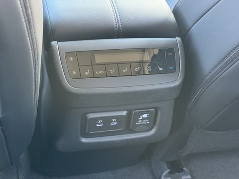 New 2026 Nissan Pathfinder Platinum AWD/4WD image 23