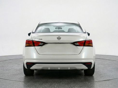 Used 2025 Nissan Altima 2.5 SV image 7