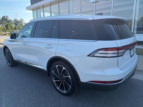 Used 2025 Lincoln Aviator Reserve w/ Illumination Package RWD image 3