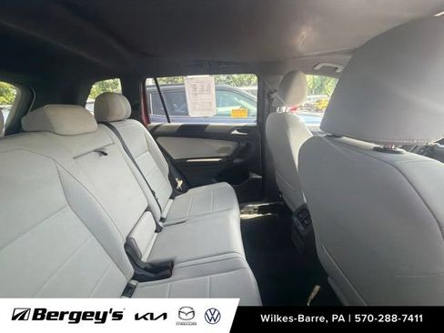 Used 2019 Volkswagen Tiguan SEL R-Line AWD/4WD image 8