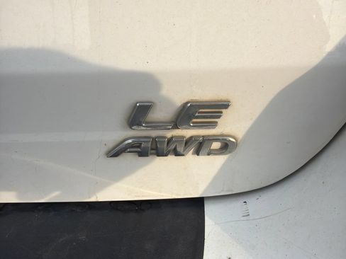 Used 2013 Toyota Sienna LE w/ Towing Pkg AWD/4WD image 7