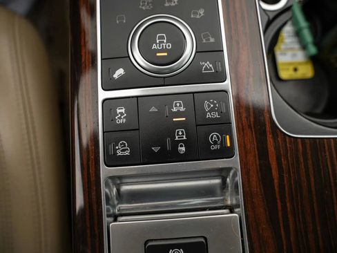 Used 2016 Land Rover Range Rover image 30