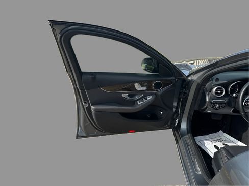 Used 2019 Mercedes-Benz C 300 4MATIC Sedan image 34
