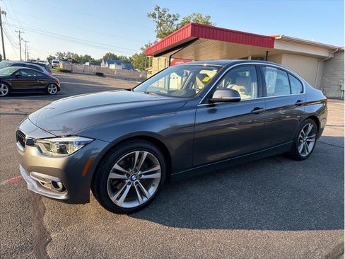 Used 2018 BMW 330i Sedan RWD image 3