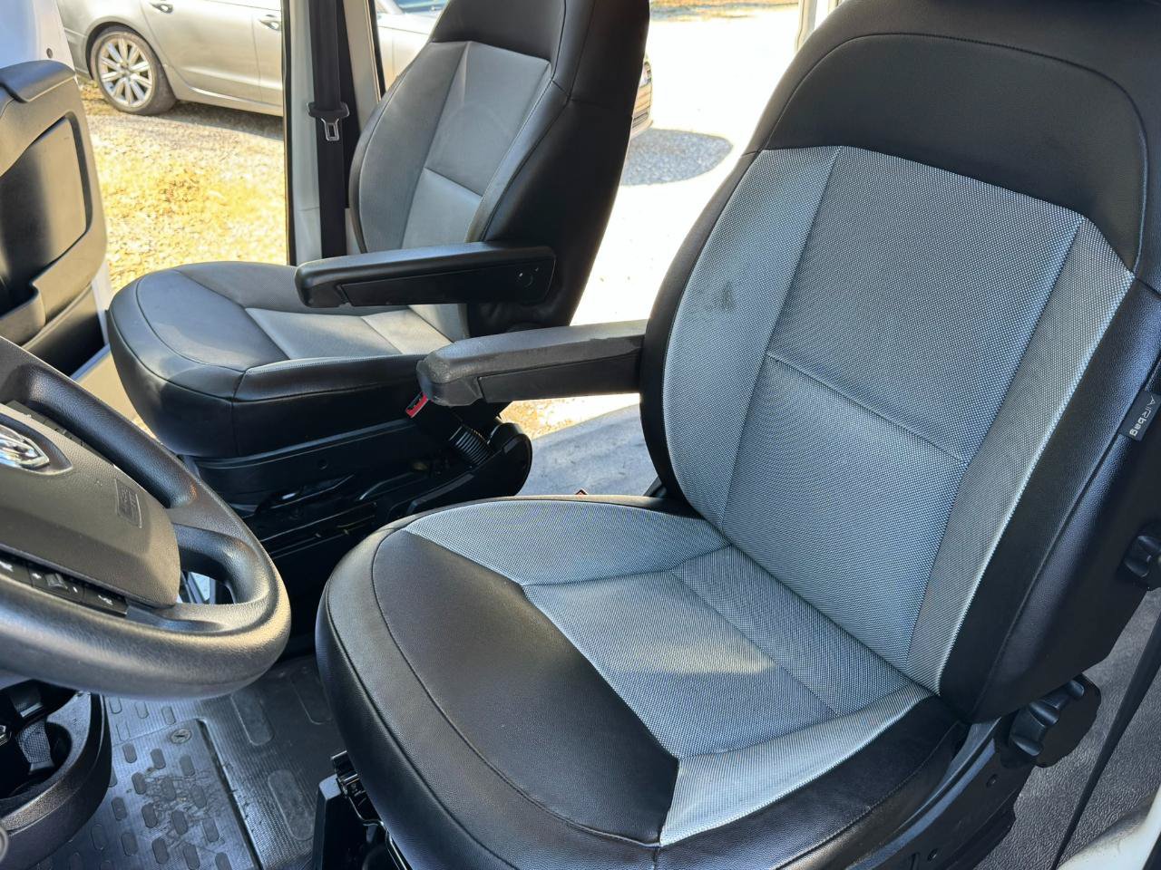 Used 2017 RAM ProMaster 2500 w/ Interior Convenience Group FWD image 11
