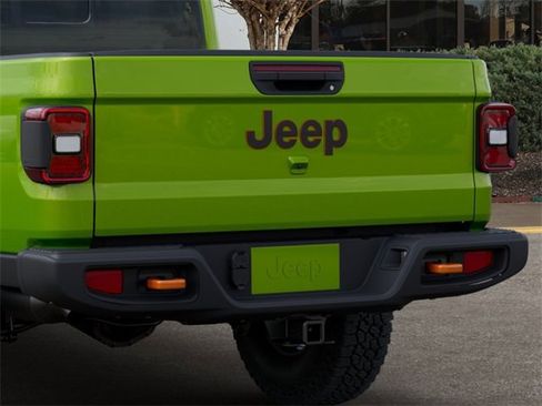 New 2025 Jeep Gladiator Mojave w/ Convenience Group image 13