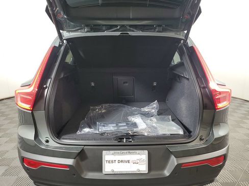 Used 2026 Volvo XC40 B5 Core AWD/4WD image 11