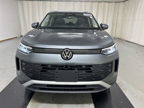 Certified 2026 Volkswagen Tiguan SE AWD/4WD image 3