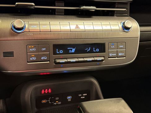 Used 2025 Hyundai Kona SEL FWD image 18