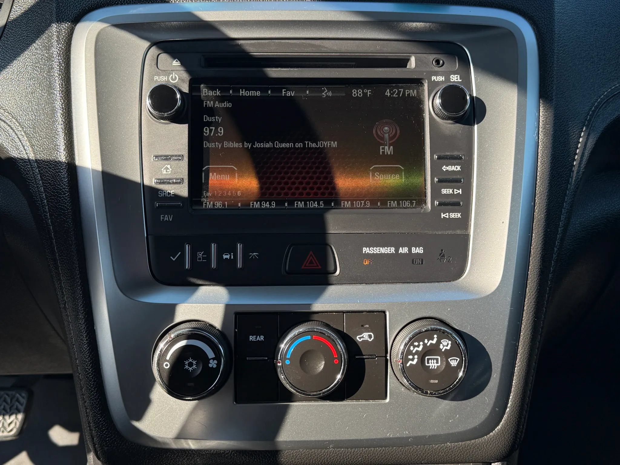 Used 2016 GMC Acadia SLE AWD/4WD image 26