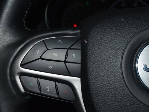 Used 2020 Jeep Grand Cherokee Limited image 13