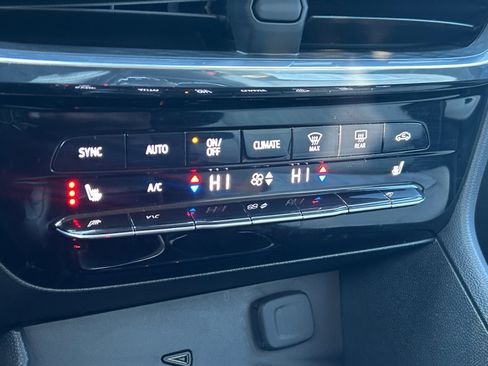 Used 2024 Buick Encore GX Avenir w/ Avenir Convenience Package image 17