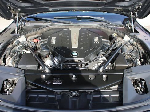 Used 2015 BMW 750Li image 27