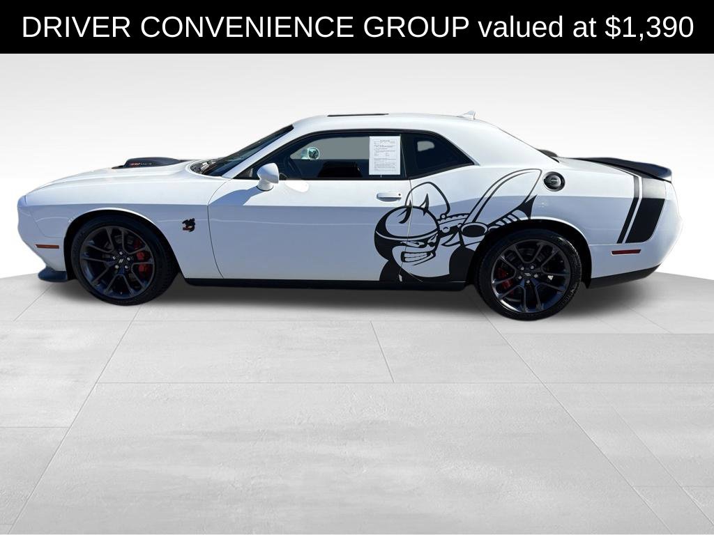 Used 2022 Dodge Challenger R/T Scat Pack w/ Shaker Package RWD image 4