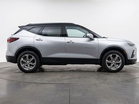 Used 2025 Chevrolet Blazer LT FWD image 11