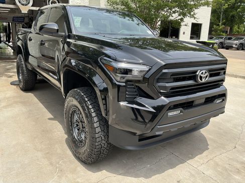 Used 2026 Toyota Tacoma SR5 AWD/4WD image 2