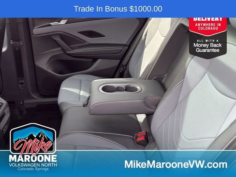 Used 2025 Volkswagen Tiguan SE R-Line image 15