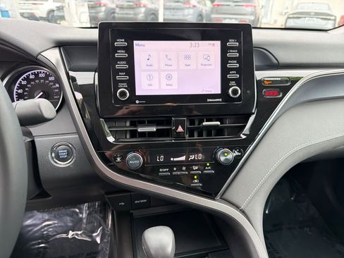 Used 2022 Toyota Camry SE w/ Convenience Package FWD image 25