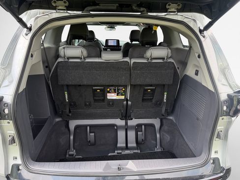 Used 2024 Toyota Sienna Limited AWD/4WD image 24