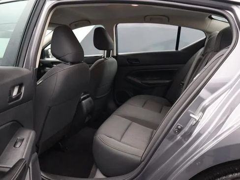 Used 2025 Nissan Altima 2.5 SV FWD image 15