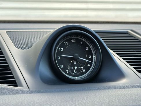 Used 2023 Porsche Macan image 30