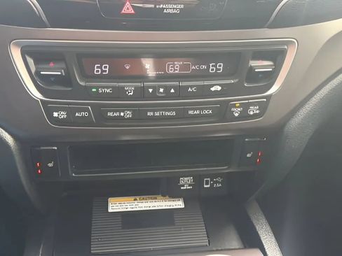 Used 2021 Honda Pilot Special Edition image 37