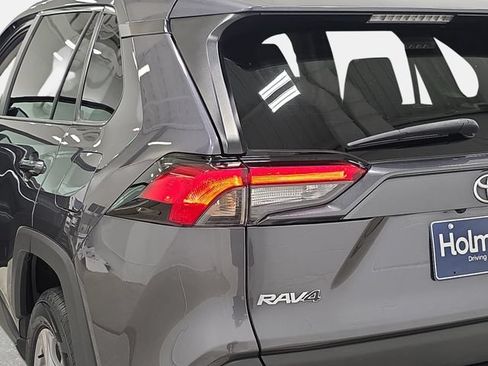 Used 2022 Toyota RAV4 XLE w/ Convenience Package AWD/4WD image 34