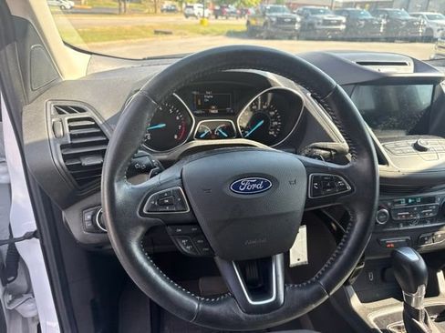 Used 2017 Ford Escape SE w/ Equipment Group 201A AWD/4WD image 15