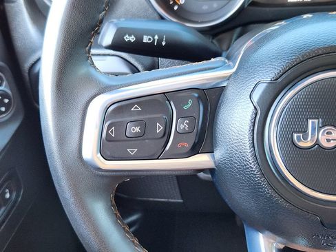 Used 2023 Jeep Gladiator Overland AWD/4WD image 18