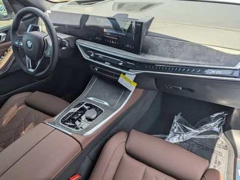 New 2026 BMW X5 xDrive50e w/ Premium Package AWD/4WD image 13