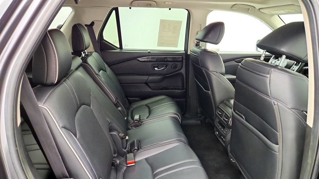 Used 2023 Honda Pilot Elite image 23