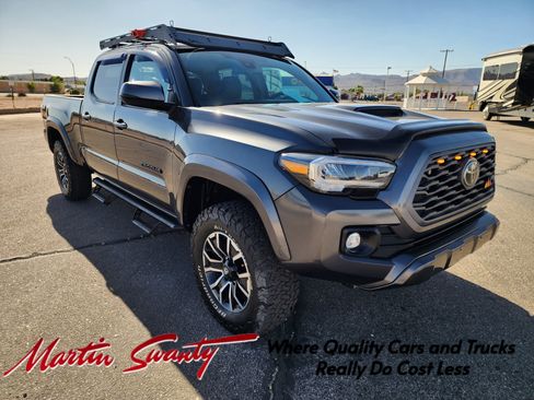 Used 2022 Toyota Tacoma TRD Sport w/ Technology Package RWD image 1