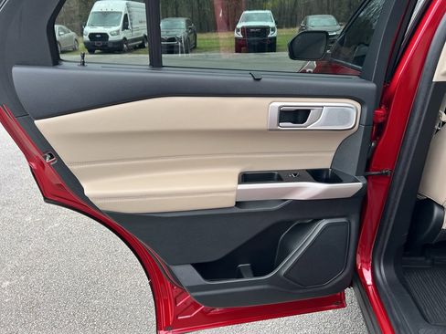 Used 2023 Ford Explorer Limited w/ Limited Technology Package image 26