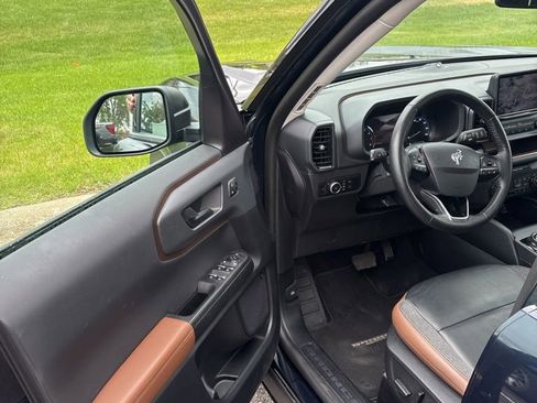 Used 2023 Ford Bronco Sport Outer Banks w/ Tech Package AWD/4WD image 8