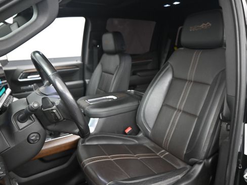 Used 2022 Chevrolet Silverado 1500 High Country w/ High Country Premium Package image 17