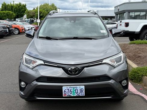 Used 2018 Toyota RAV4 XLE w/ Plus Extra Value Package AWD/4WD image 3