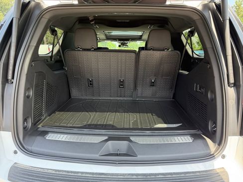 New 2026 Chevrolet Suburban Z71 w/ Z71 Off-Road Package AWD/4WD image 27