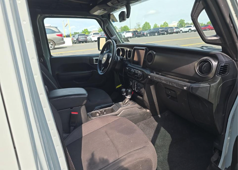 Used 2023 Jeep Wrangler Unlimited w/ 8.4" Radio Group AWD/4WD image 12