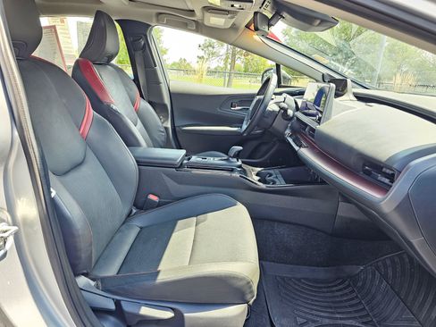 Used 2023 Toyota Prius Prime Premium FWD image 10