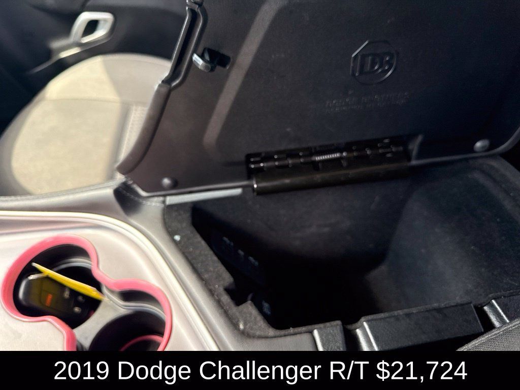 Used 2019 Dodge Challenger R/T w/ Blacktop Package RWD image 30