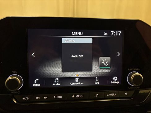 Used 2025 Nissan Pathfinder SV image 16